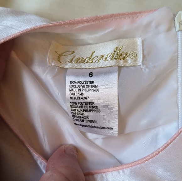Cinderella sz6 White w/ pink ribbon sleeveless EUC - Picture 3 of 4
